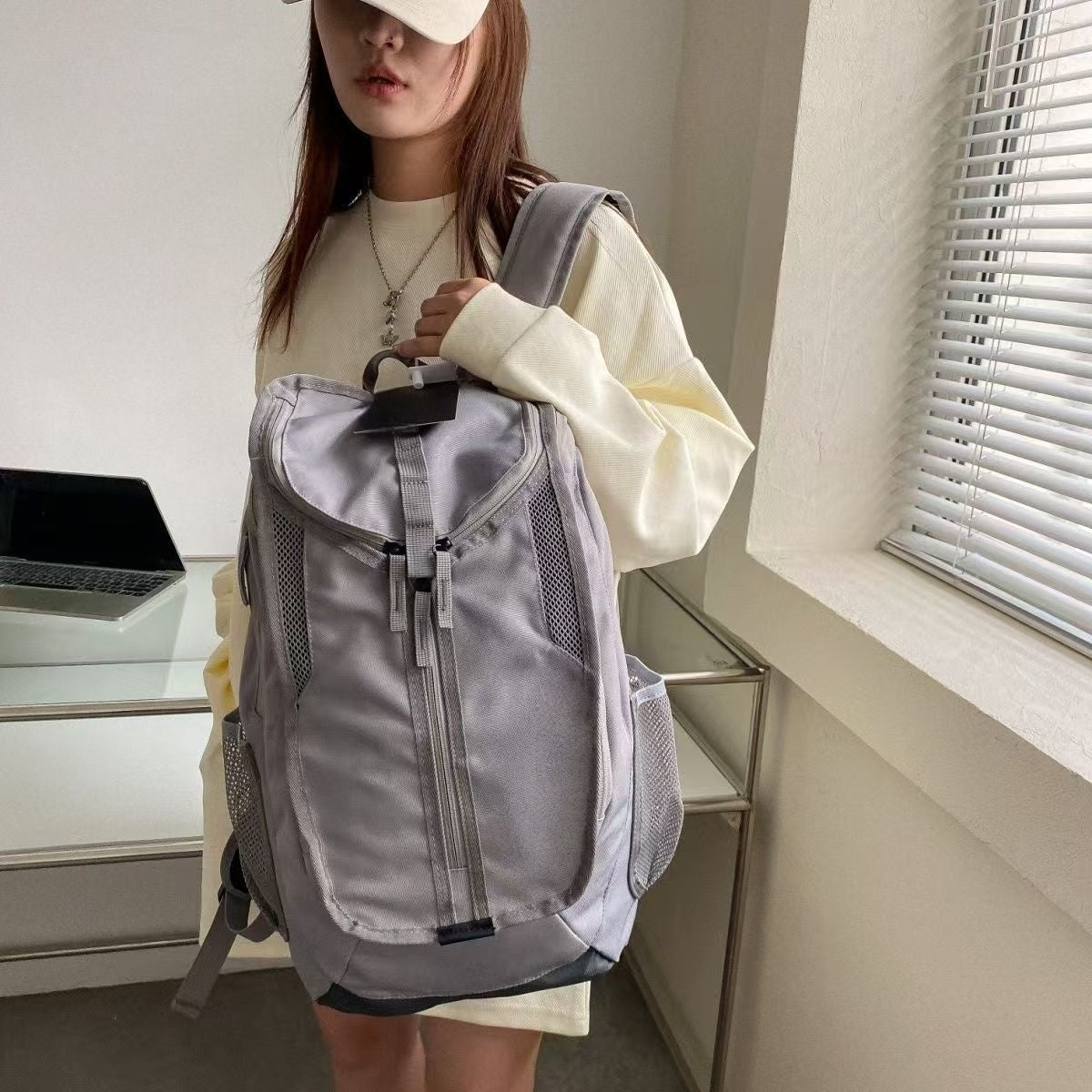 S-QFZ3207      Popular Backpack  -SJBB