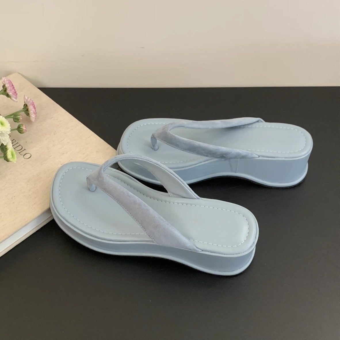 S-QFZ3237    Hot Flip Flops    -GYXZ