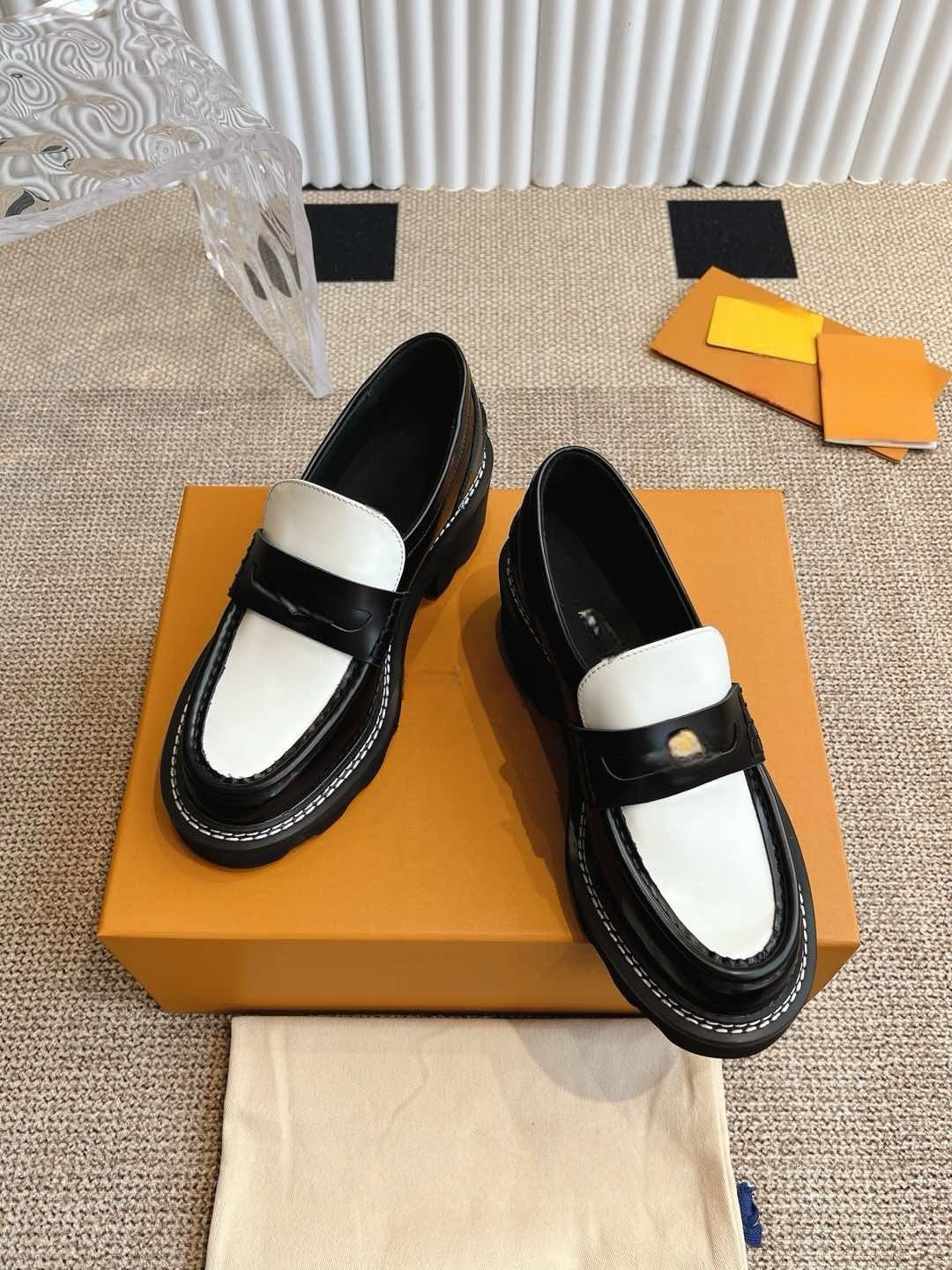 S-QFZ3250   Hot sale women's leather shoes   -TLDD