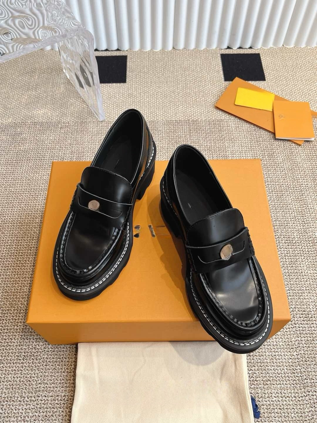 S-QFZ3250   Hot sale women's leather shoes   -TLDD