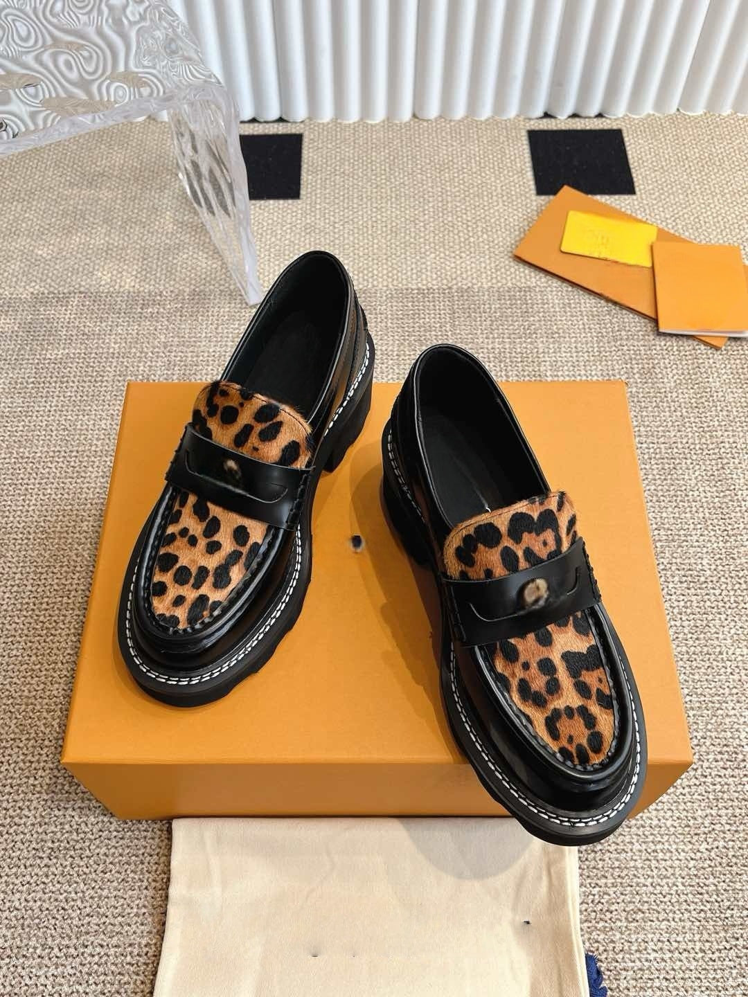 S-QFZ3250   Hot sale women's leather shoes   -TLDD